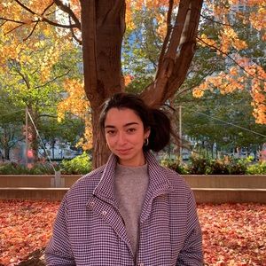 Meet your Posher, Emi